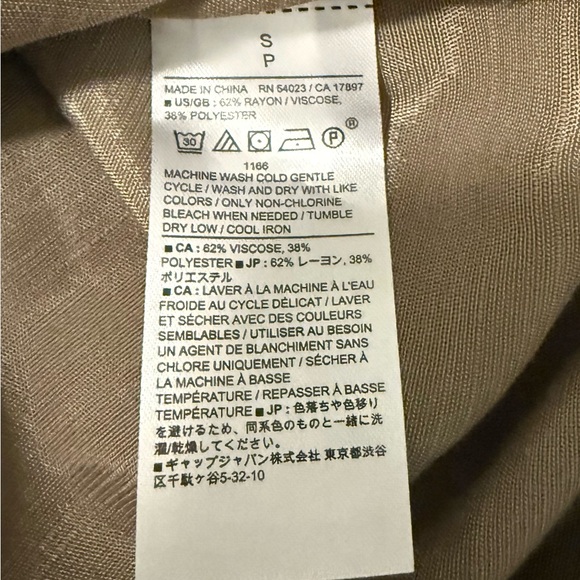 Banana Republic Factory Women's Short Sleeve Blouse - Picture 4 of 4